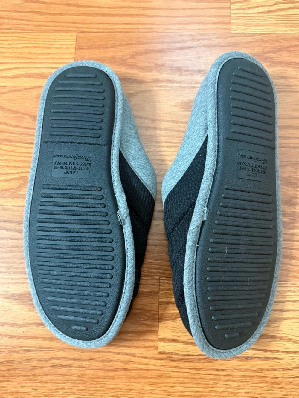 dearfoams Gray and Black Quilted Slip-On Slippers